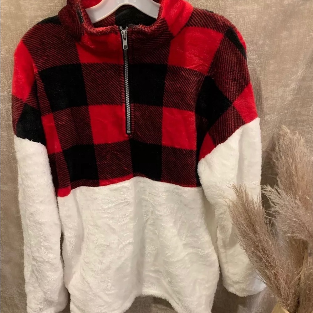 Women’s Plaid Faux Fur Teddy Quarter Zip Large